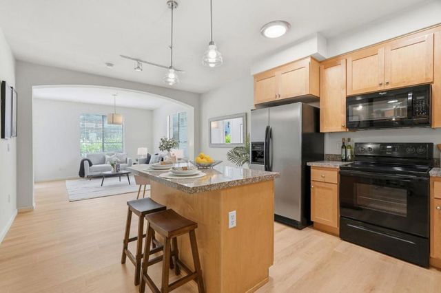 800 N 8th Street 129, San Jose, CA 95112