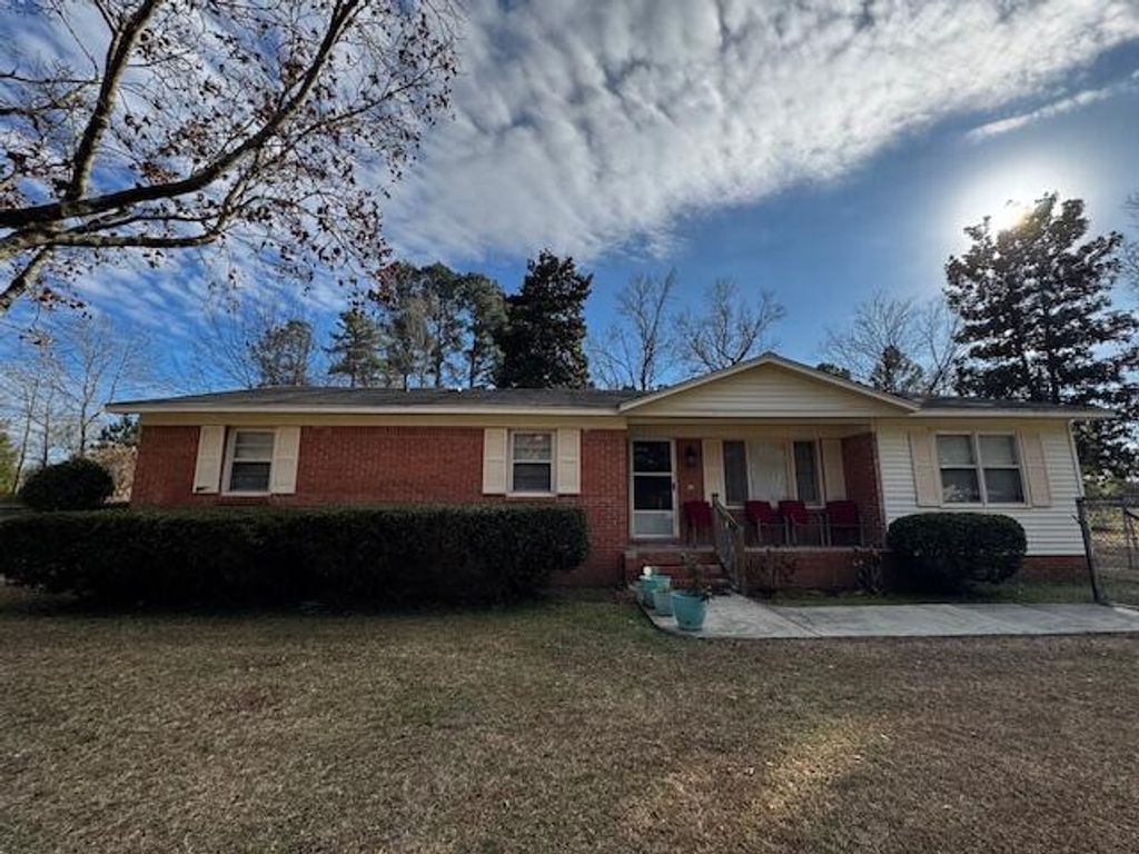 950 Berry Street, Manning, SC 29102