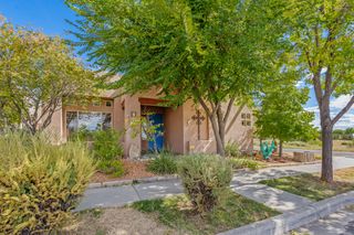2 Sobradora Drive, Santa Fe, NM 87508