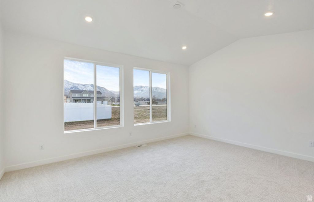 Image 6 of property listing at 1003 E 310 S, Salem, UT 84653