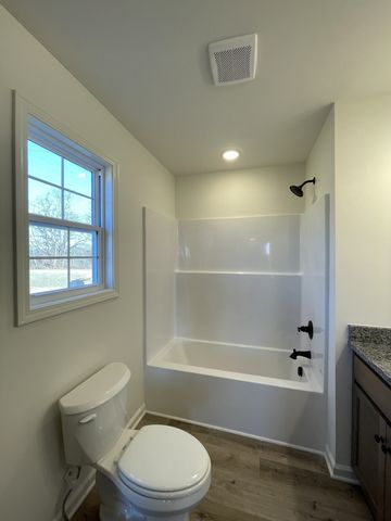 586 Pleasant Hill Rd, Lafayette, TN 37083