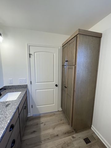 586 Pleasant Hill Rd, Lafayette, TN 37083