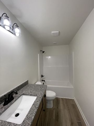 586 Pleasant Hill Rd, Lafayette, TN 37083