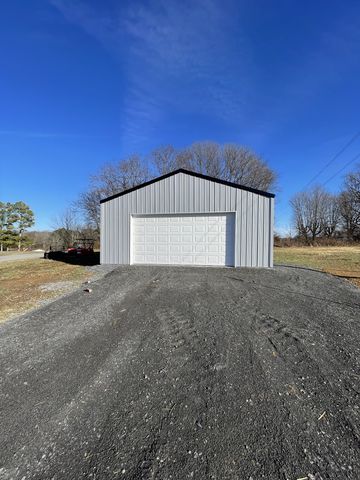 586 Pleasant Hill Rd, Lafayette, TN 37083