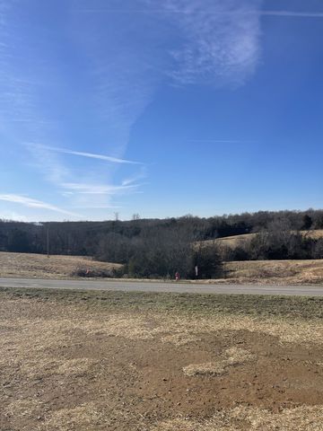 586 Pleasant Hill Rd, Lafayette, TN 37083