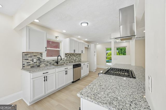 7300 Buck Creek Drive, Fairburn, GA 30213