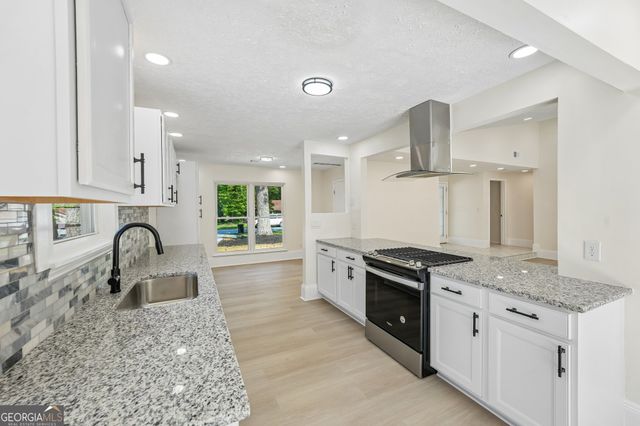 7300 Buck Creek Drive, Fairburn, GA 30213