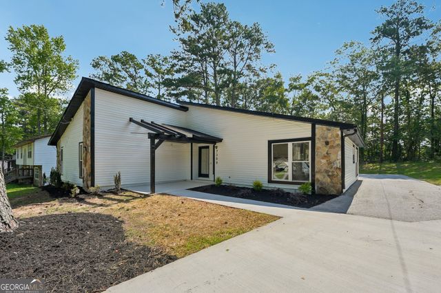 7300 Buck Creek Drive, Fairburn, GA 30213
