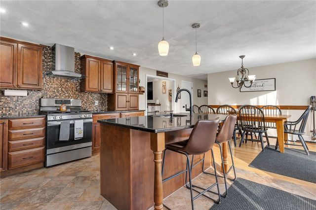 62 Canonchet Trail, Cranston, RI 02921