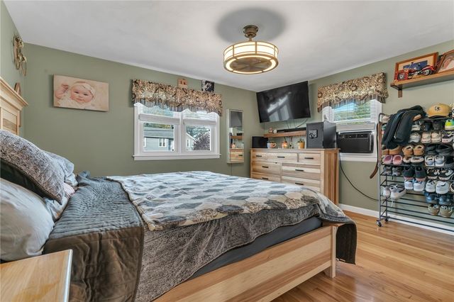 62 Canonchet Trail, Cranston, RI 02921