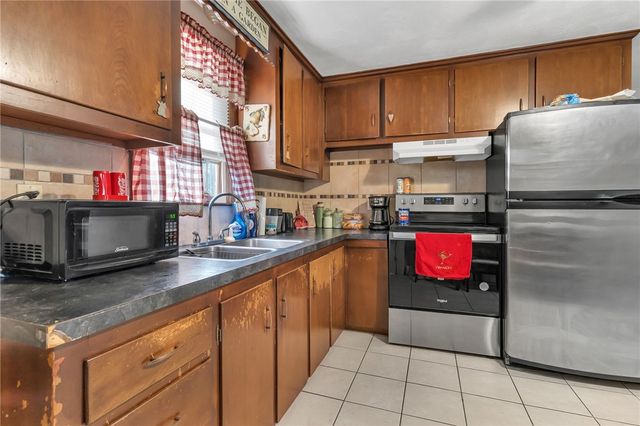 62 Canonchet Trail, Cranston, RI 02921