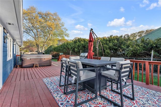 62 Canonchet Trail, Cranston, RI 02921