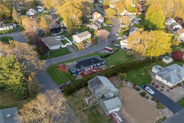 62 Canonchet Trail, Cranston, RI 02921