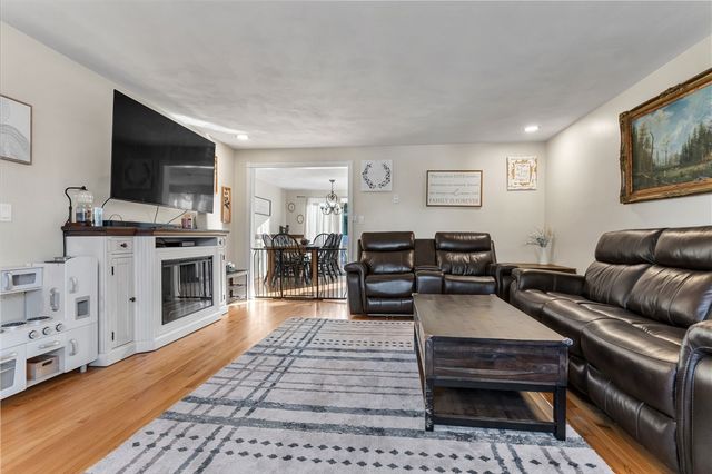 62 Canonchet Trail, Cranston, RI 02921
