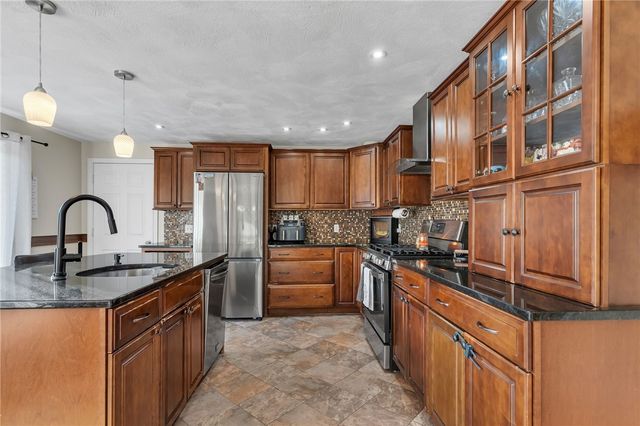 62 Canonchet Trail, Cranston, RI 02921