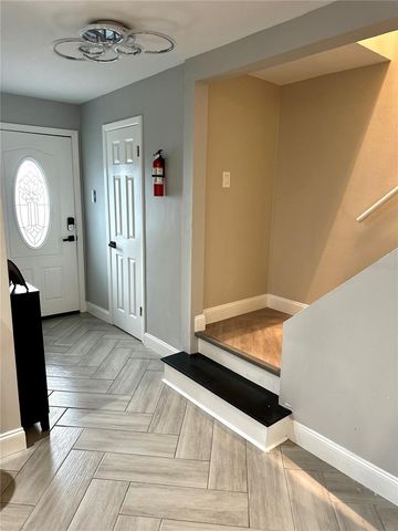 10021 N 53RD STREET, Temple Terrace, FL 33617