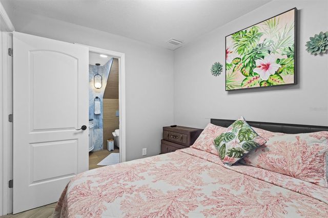 10021 N 53RD STREET, Temple Terrace, FL 33617