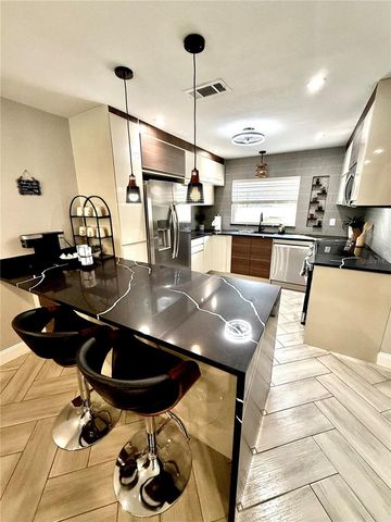 10021 N 53RD STREET, Temple Terrace, FL 33617