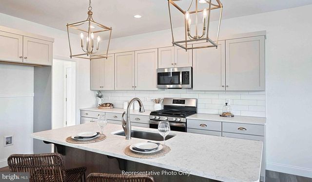 120 MORNING DR, Ephrata, PA 17522