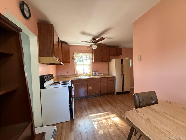 29 Maplewood Avenue, Selden, NY 11784