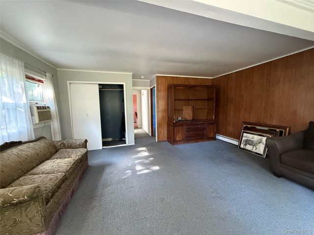 29 Maplewood Avenue, Selden, NY 11784