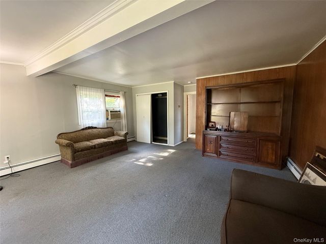 29 Maplewood Avenue, Selden, NY 11784