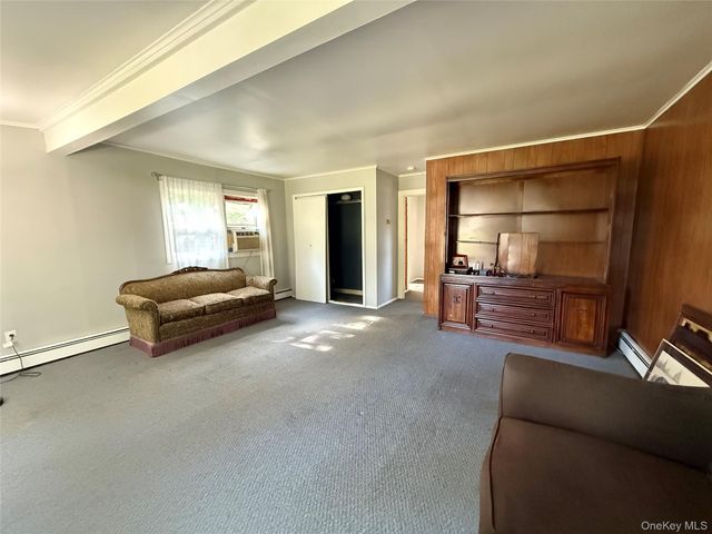 29 Maplewood Avenue, Selden, NY 11784