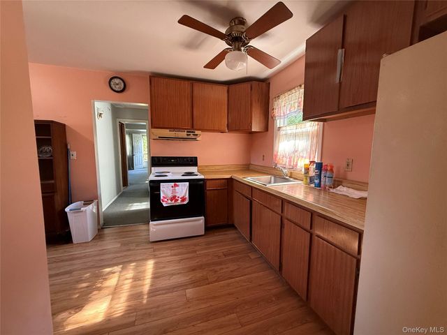 29 Maplewood Avenue, Selden, NY 11784