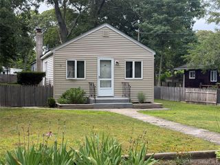 29 Maplewood Avenue, Selden, NY 11784