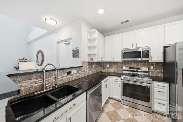 643 Raphael Place, Charlotte, NC 28205
