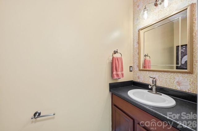 643 Raphael Place, Charlotte, NC 28205