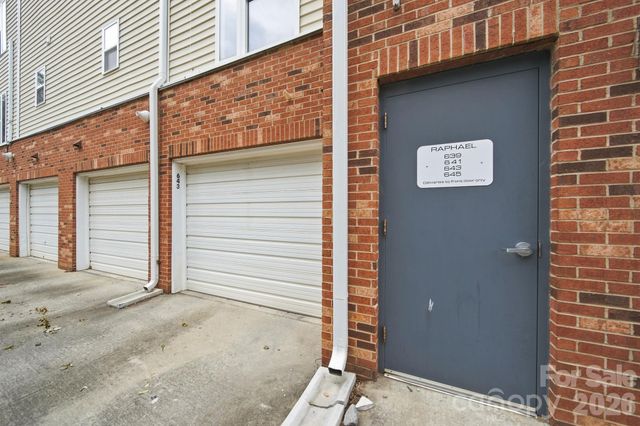 643 Raphael Place, Charlotte, NC 28205