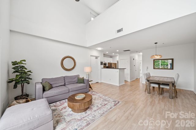 643 Raphael Place, Charlotte, NC 28205