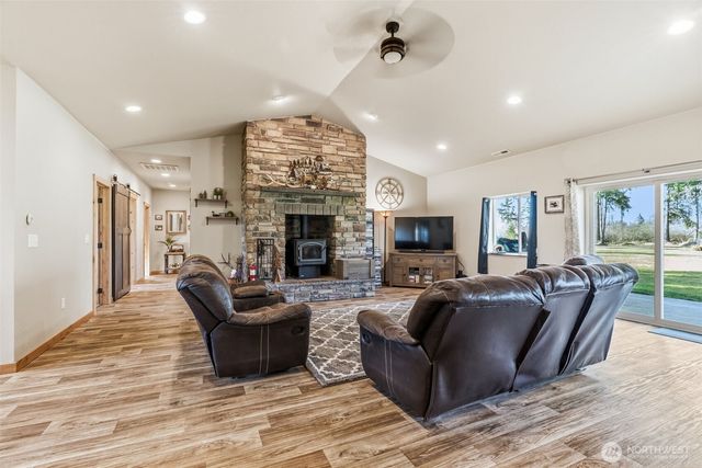 371 Toledo-Vader Road, Toledo, WA 98591