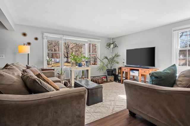 6 Messer Avenue, Salem, NH 03079
