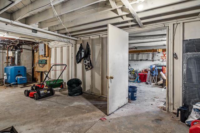 6 Messer Avenue, Salem, NH 03079