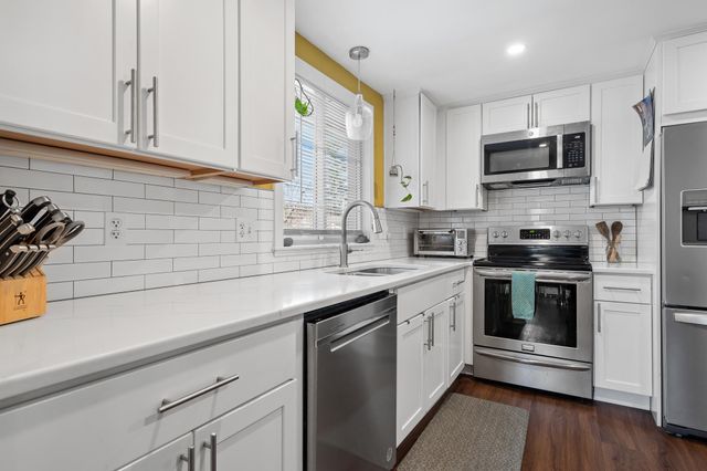 6 Messer Avenue, Salem, NH 03079