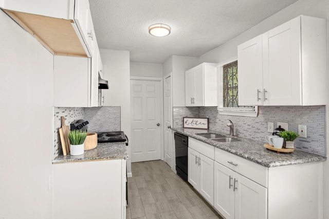 5219 Myrtlewood Street, Houston, TX 77033