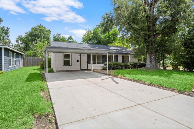 5219 Myrtlewood Street, Houston, TX 77033