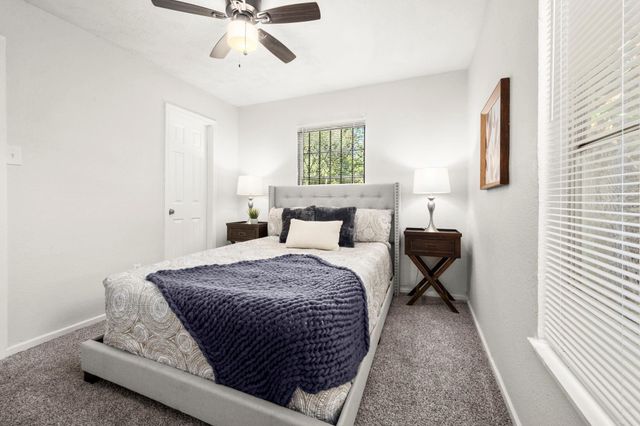 5219 Myrtlewood Street, Houston, TX 77033