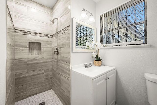 5219 Myrtlewood Street, Houston, TX 77033