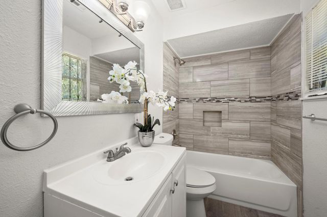 5219 Myrtlewood Street, Houston, TX 77033