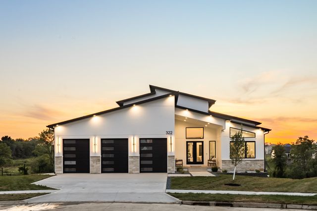 322 Emmett Court, Norwalk, IA 50211