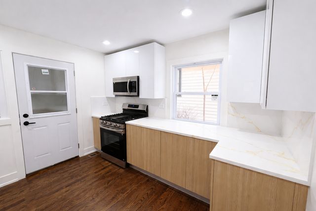 12527 S Lowe Avenue, Chicago, IL 60628