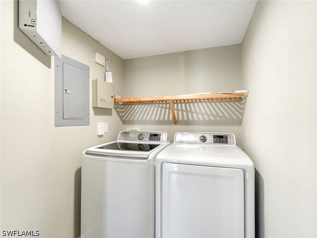 7706 Jewel LN 102, Naples, FL 34109