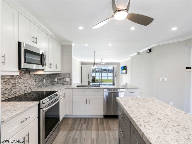 7706 Jewel LN 102, Naples, FL 34109