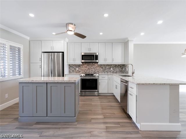 7706 Jewel LN 102, Naples, FL 34109