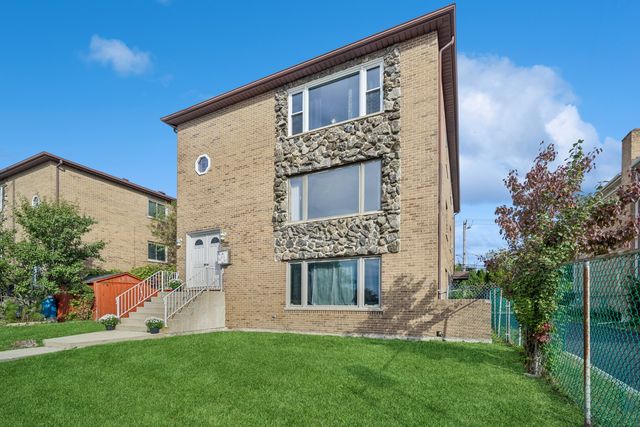 8124 W Dempster Street, Niles, IL 60714