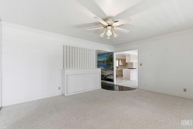 913 Elizabeth Court, Bakersfield, CA 93308