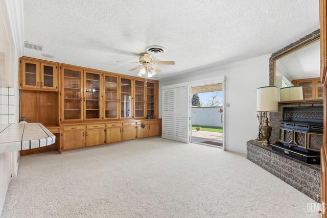 913 Elizabeth Court, Bakersfield, CA 93308